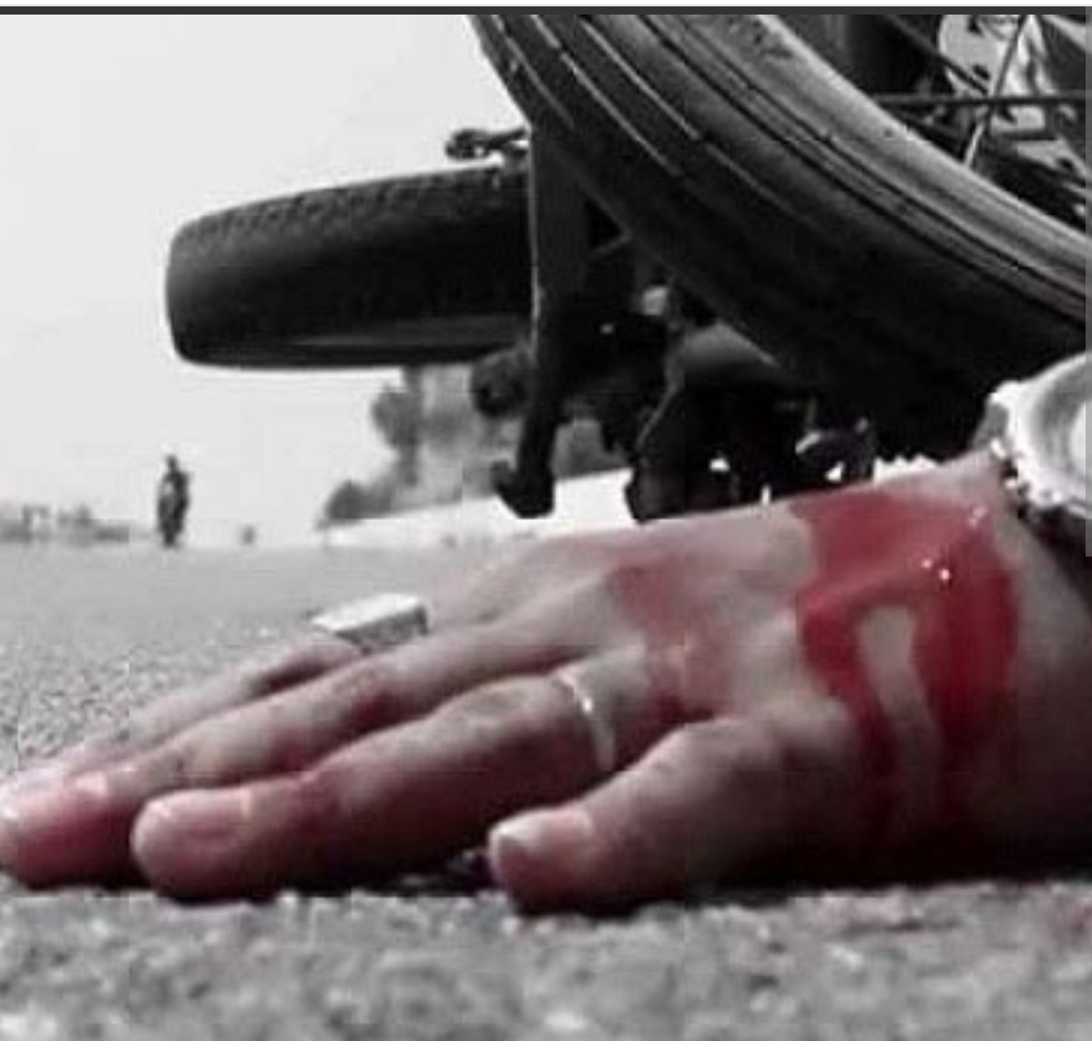 মোটরসাইকেল দুর্ঘটনায় এক বৃদ্ধার মৃত্যু