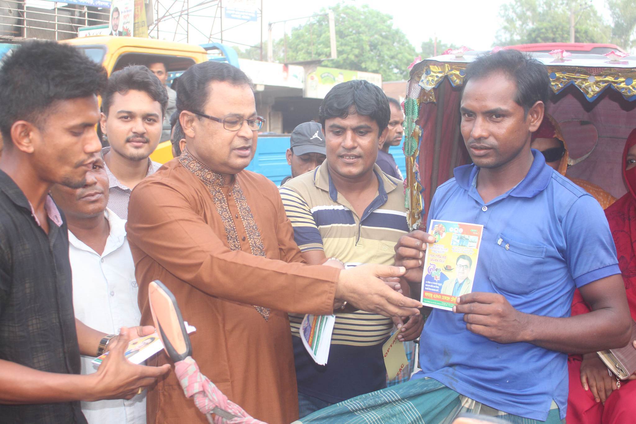 গাইবান্ধা-৩ আসনে আওয়ামী লীগের মনোনয়ন প্রত্যাশী একেএম মোকছেদ চৌধুরী বিদ্যুতের গণসংযোগ