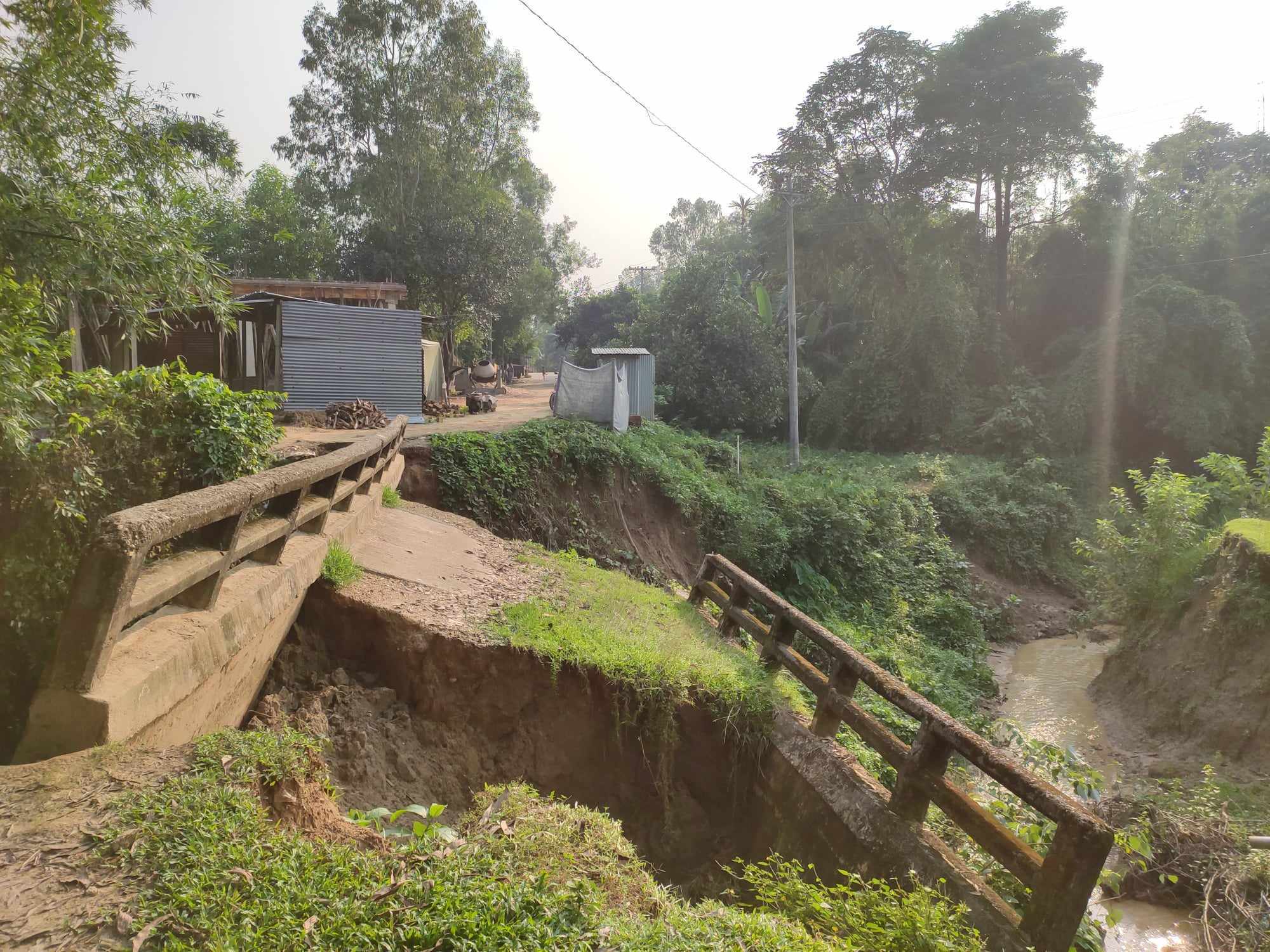 ৩/৪ বছরেও সংস্কার হয়নি সেতু,ভোগান্তি চরমে