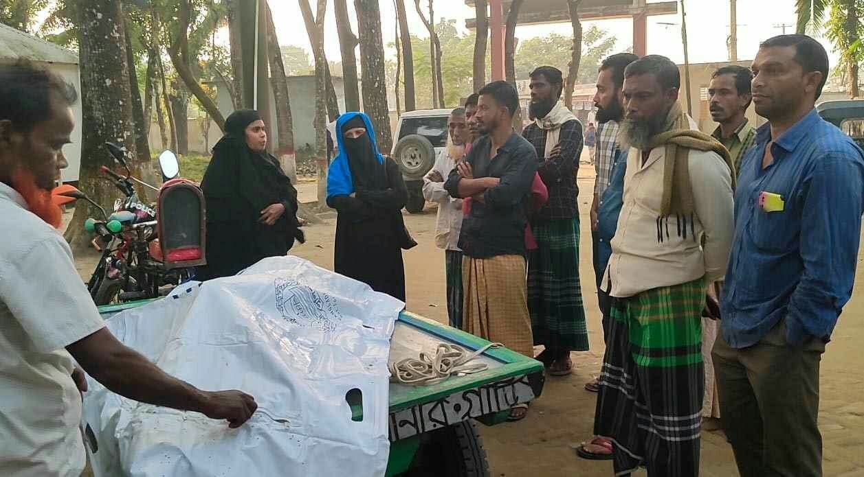 নকলায় বিল থেকে ভ্যানচালকের কর্দমাক্ত মরদেহ উদ্ধার।