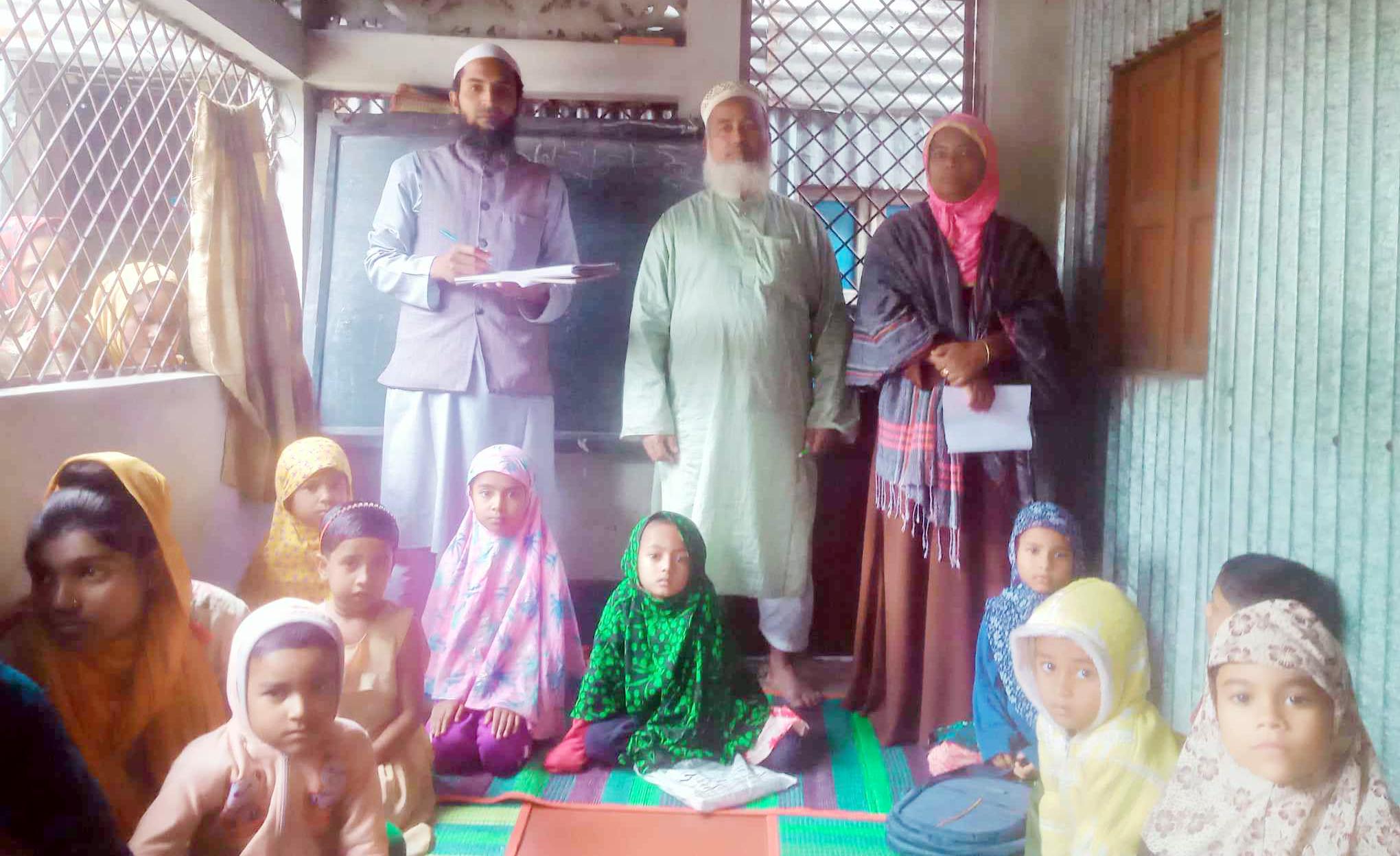 ইসলামপুরে মসজিদ ভিত্তিক শিশু ও গণশিক্ষা কেন্দ্র পরিদর্শন