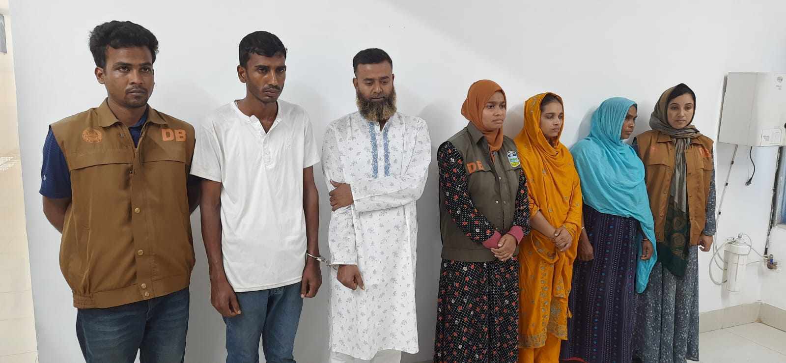 পারিবারিক দ্বন্দ্বের বলি আমেরিকা প্রবাসী, গ্রেপ্তার-৬