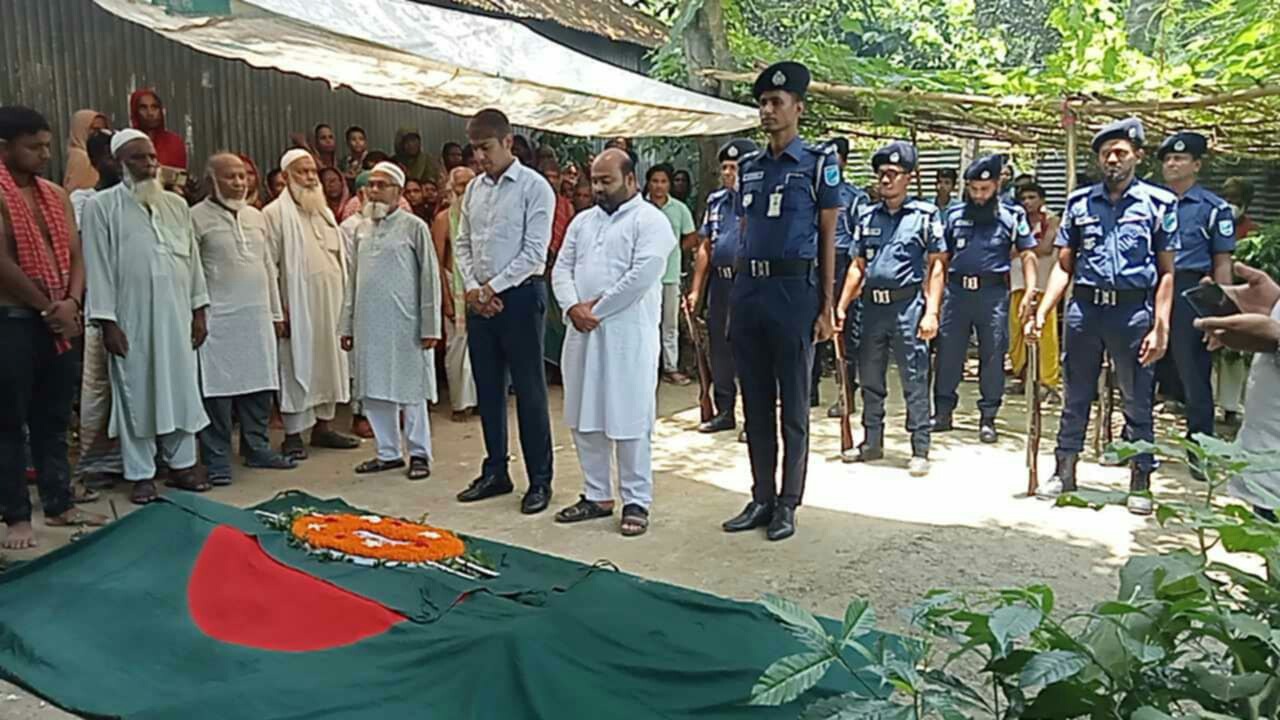 নাগরপুরে মুক্তিযোদ্ধার শেষ বিদায়ে উপজেলা চেয়ারম্যানের শ্রদ্ধাঞ্জলি