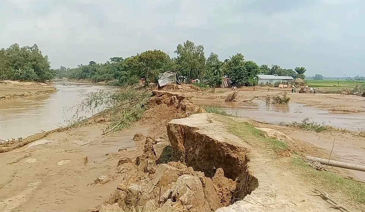 শেরপুরে বন্যা পরিস্থিতি উন্নতি হলেও বেরিয়ে আসছে ক্ষয়ক্ষতির চিহ্ন