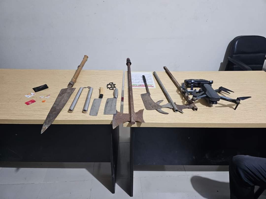 শেরপুরে সেনাবাহিনী যৌথ অভিযানে সদর উপজেলার মুন্সির চরে দেশীয় অস্ত্র উদ্ধার