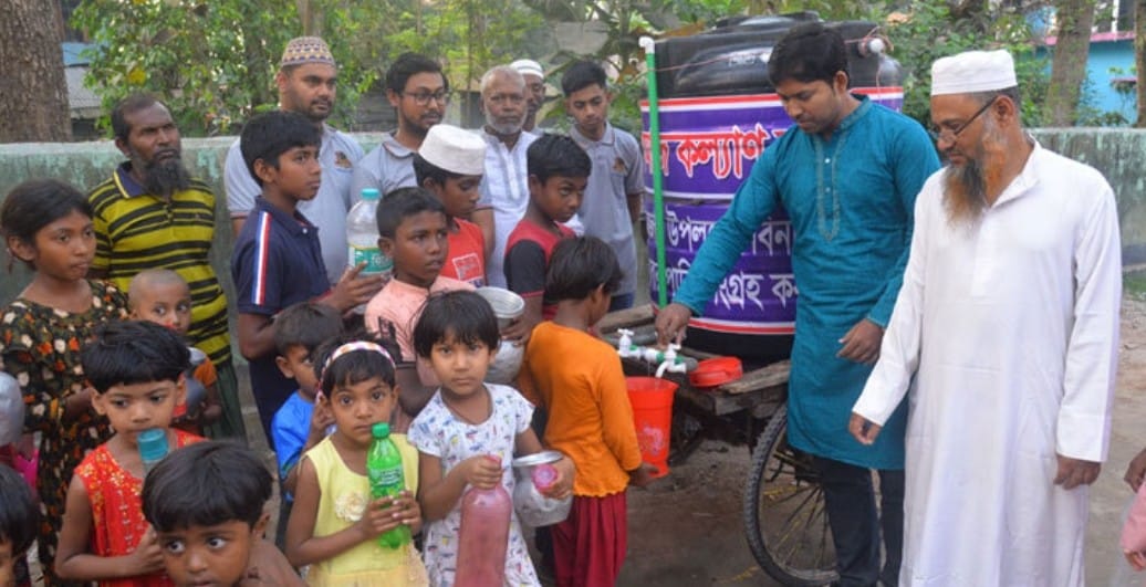 আইডিয়া’র ঠান্ডা পানিতে রোজাদারের তৃষ্ণা নিবারণ