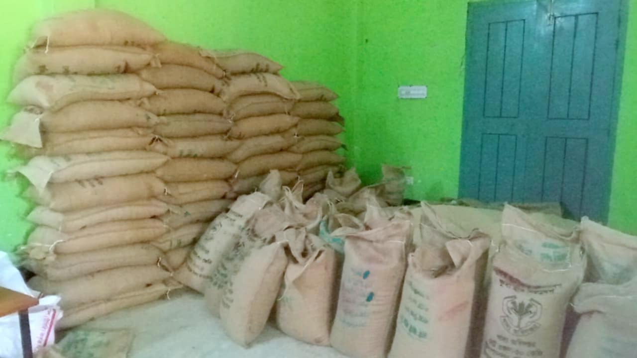 ঠাকুরগাঁওয়ে টিসিবি’র পণ্যে হাসিনা সরকারের স্লোগান দায়িত্বে অবহেলার অভিযোগ জেলা খাদ্য নিয়ন্ত্রকের বিরুদ্ধে