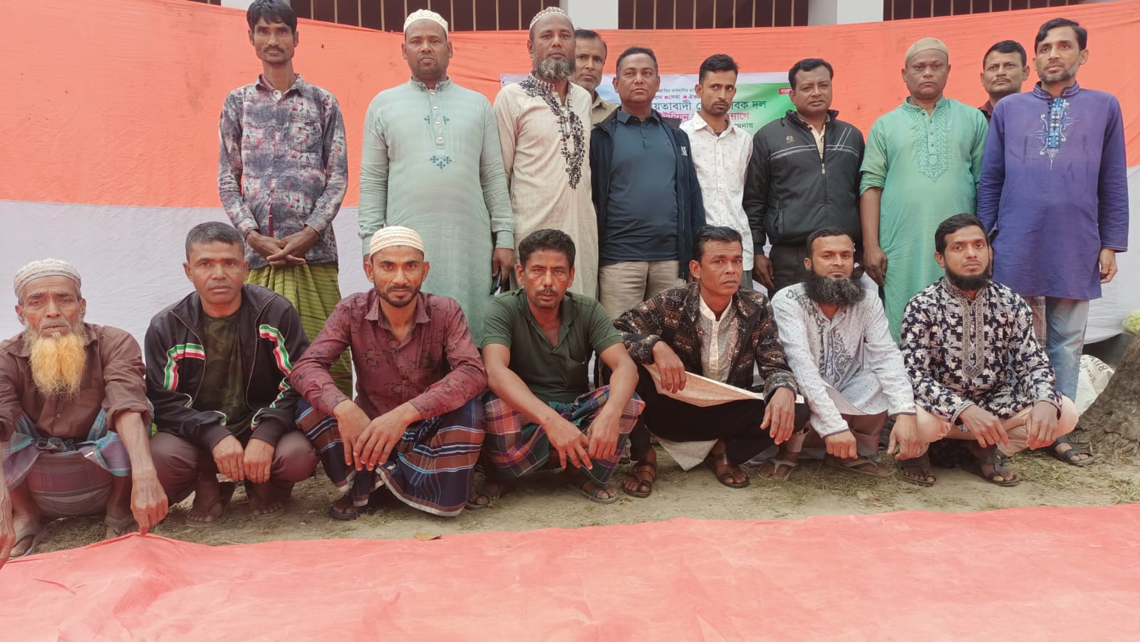 পলাশবাড়ীর মনোহরপুরে সাবেক প্রধানমন্ত্রী খালেদা জিয়ার রোগ মুক্তিতে দোয়া ও ইফতার মাহফিল