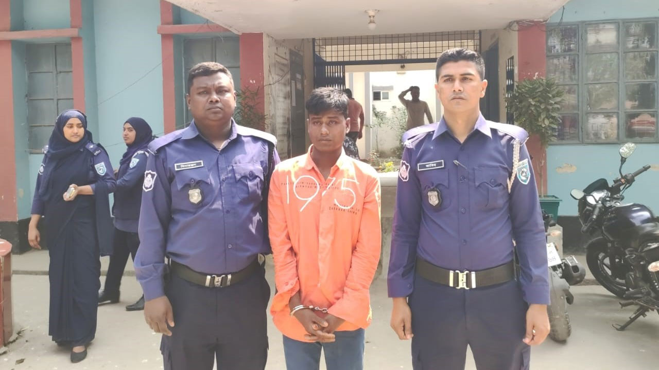 চিরিরবন্দরে বিয়ের তিন দিন পর শ্বশুরবাড়িতে মিলল নববধূর লাশ, স্বামী আটক