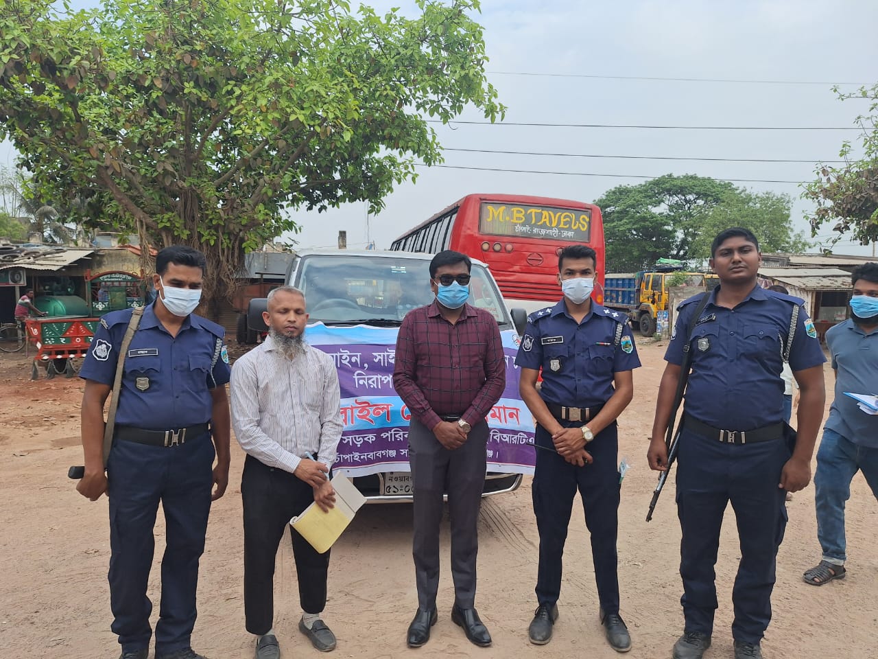চাঁপাইনবাবগঞ্জে অতিরিক্ত গতিতে মোটরযান চালানোর বিরুদ্ধে বিআরটিএ’র অভিযান