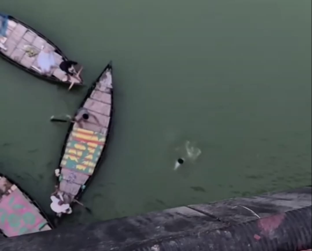 মহানন্দা নদীতে ঝাঁপ দিয়ে নিখোঁজ হওয়া এক যুবকের লাশ উদ্ধার