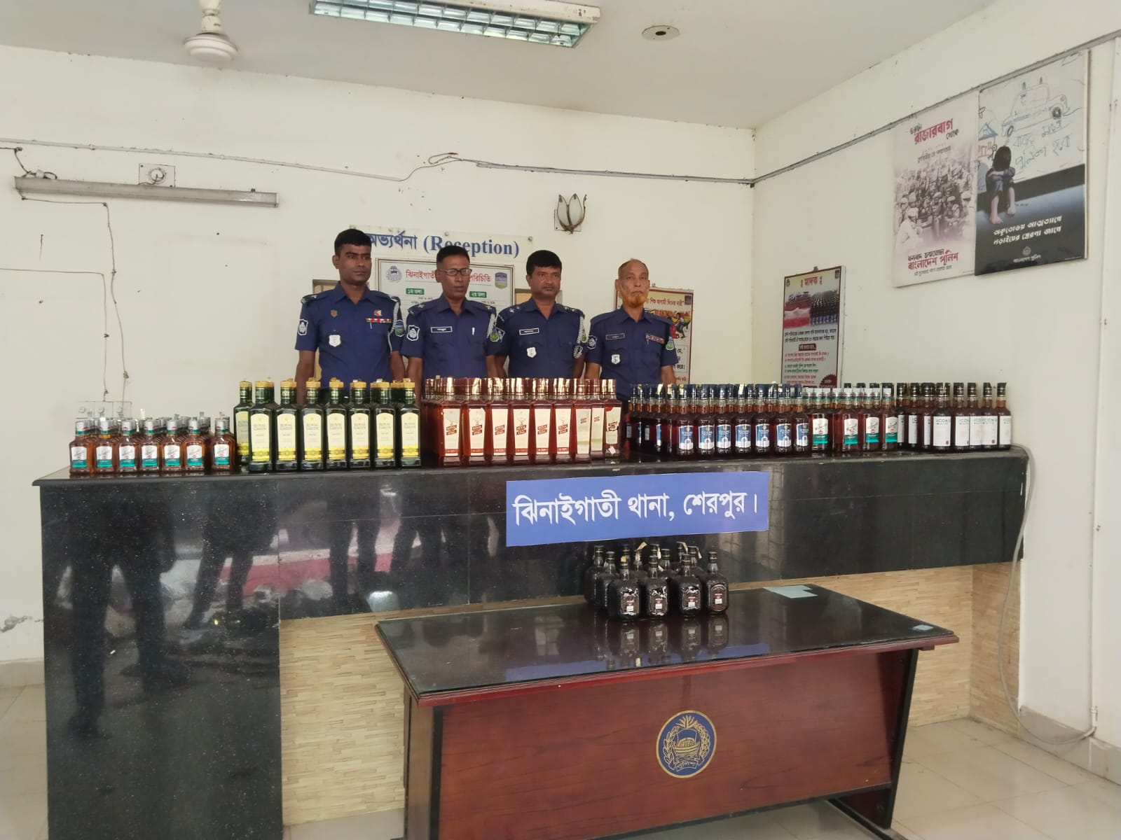 ঝিনাইগাতী সীমান্তে পরিত্যক্ত ৩০০ বোতল মদ উদ্ধার