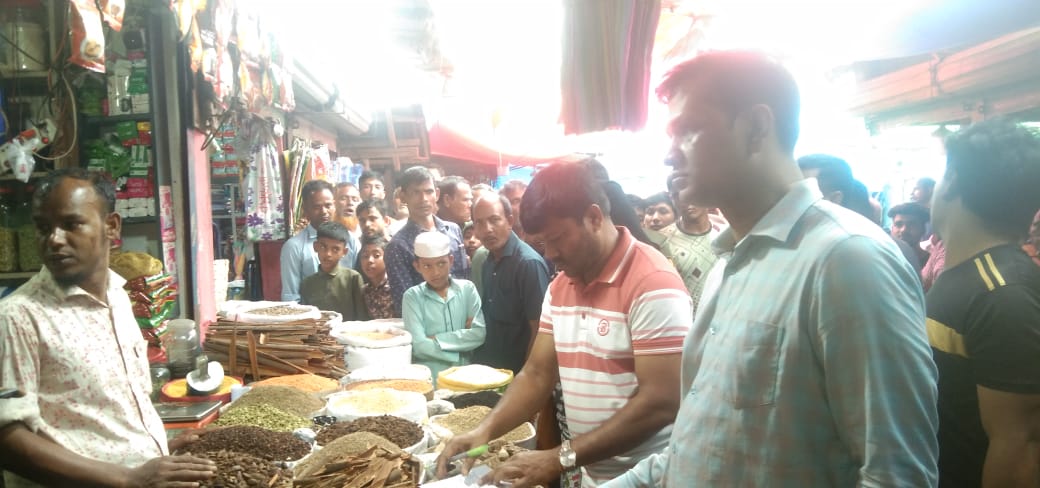 ঠাকুরগাঁওয়ে বালিয়াডাঙ্গীতে কোরবানির ঈদকে ঘিরে বাজার মনিটরিং, ৩ ব্যবসায়ীকে জরিমানা
