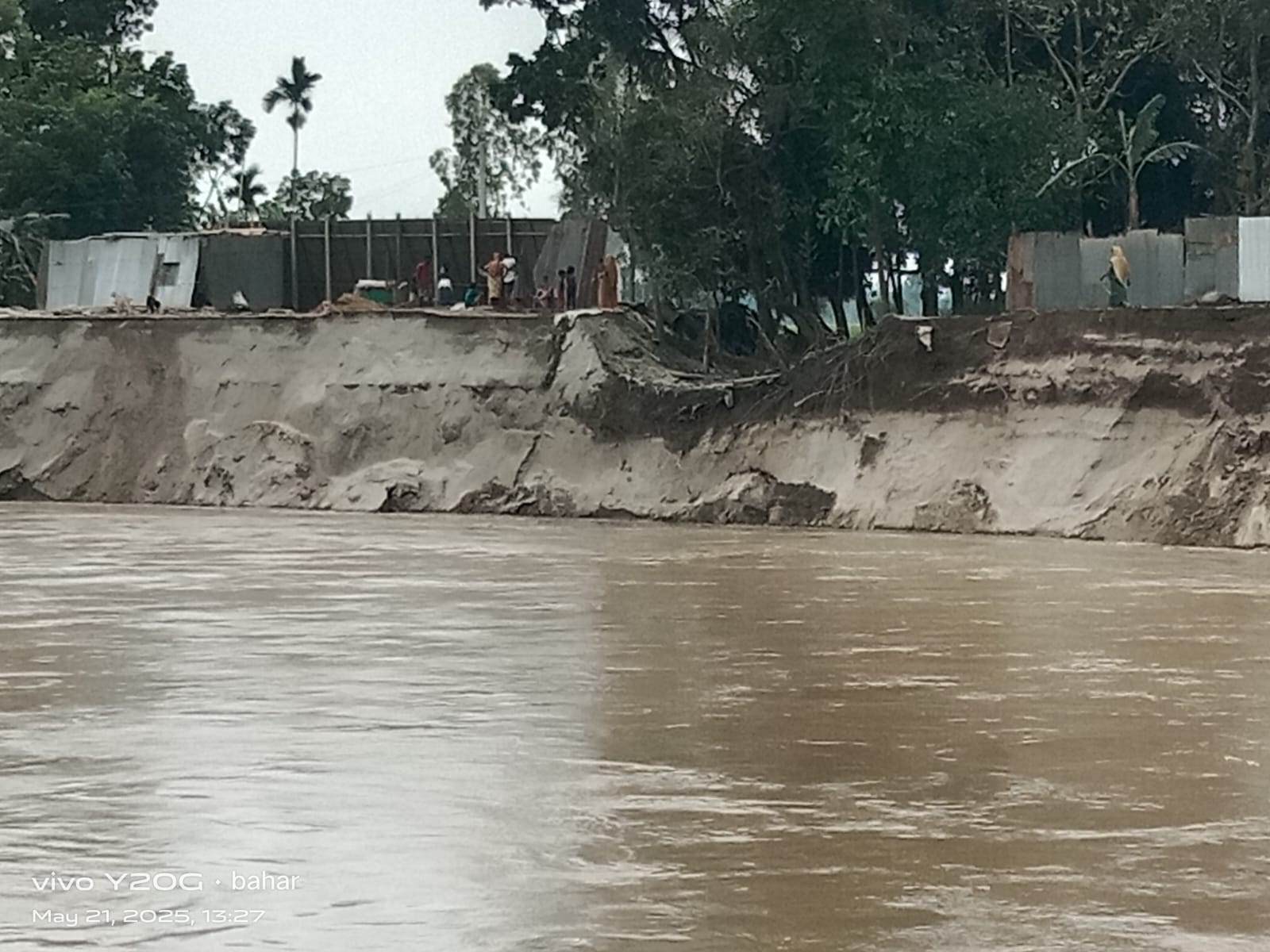 বকশীগঞ্জে দশানী নদী ভাঙ্গনে বিলীন হচ্ছে বসত ভিটা ও ফসলি জমি!