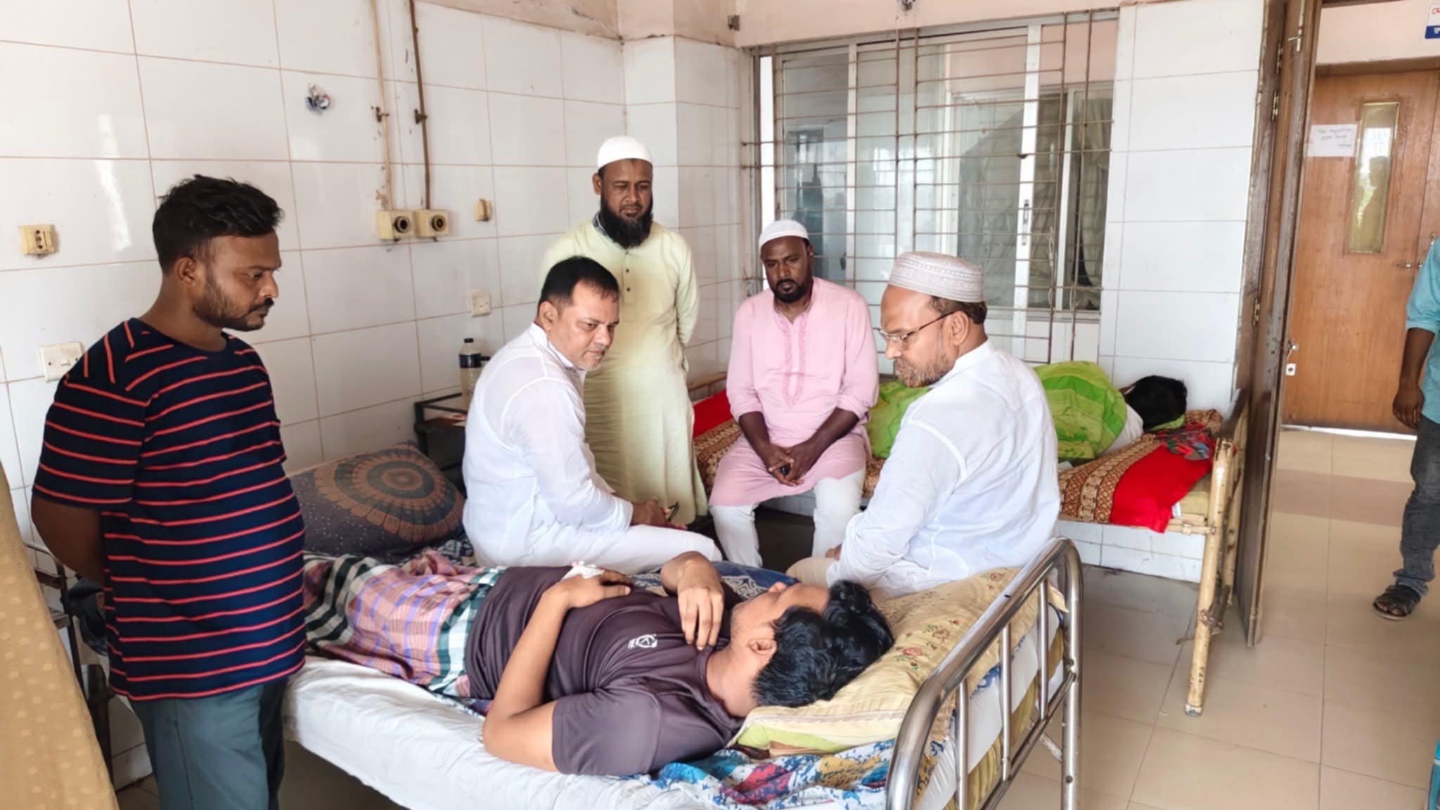 শ্রীবরদীতে গুরুতর অসুস্থ যুবদল নেতা হারুনের পাশে সাবেক এমপি রুবেল 