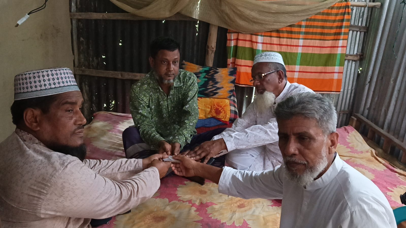 অসুস্থ শ্রমিক শরিফুলের পাশে শ্রমিক কল্যাণ ফেডারেশন
