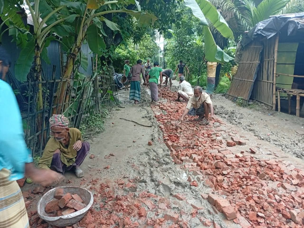 সরকার নয়, জনগণের পাশে জামায়াত – ধর্মপাড়ায় নিজ অর্থে রাস্তা নির্মাণ