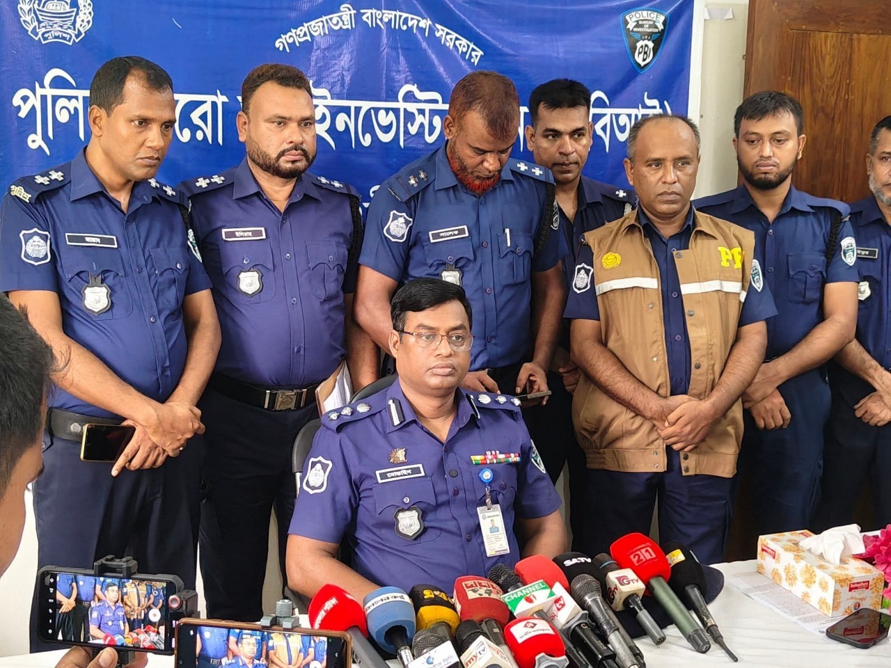 নরসিংদীতে শিবপুর উপজেলা চেয়ারম্যান হারন খান হত্যা: আসামী মহসিন দুবাই থেকে গ্রেপ্তার