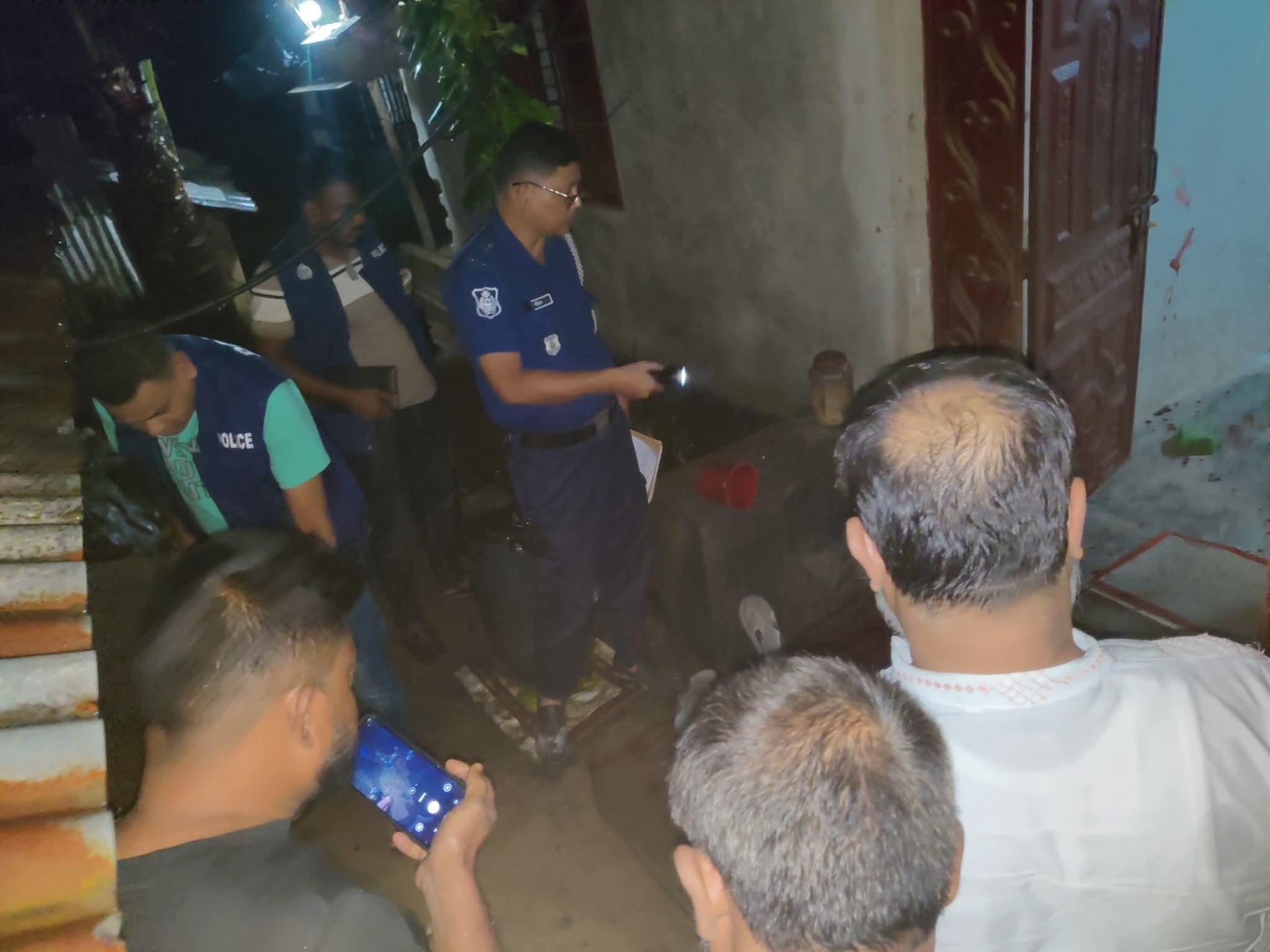 চকরিয়ায় আব্দুর রহিম নামের এক গরু ব্যবসায়ীকে কুপিয়ে হত্যা