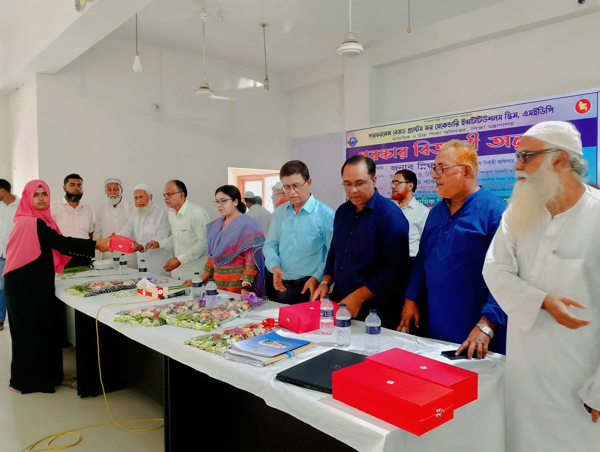 শৈলকুপায় ৪০ জন কৃতি শিক্ষার্থীদের পুরস্কর ও সনদ বিতরণ