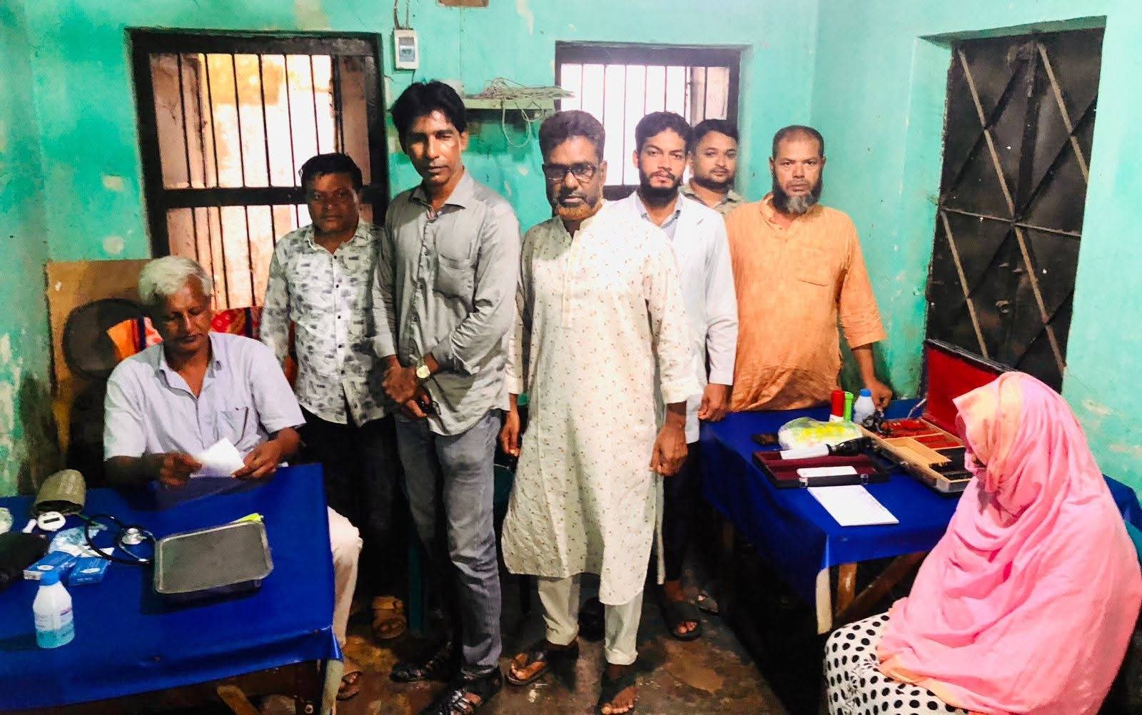 দিনাজপুরের হিলিতে বিনামুল্যে দিনব্যাপী চক্ষু শিবির ক্যাম্প অনুষ্ঠিত