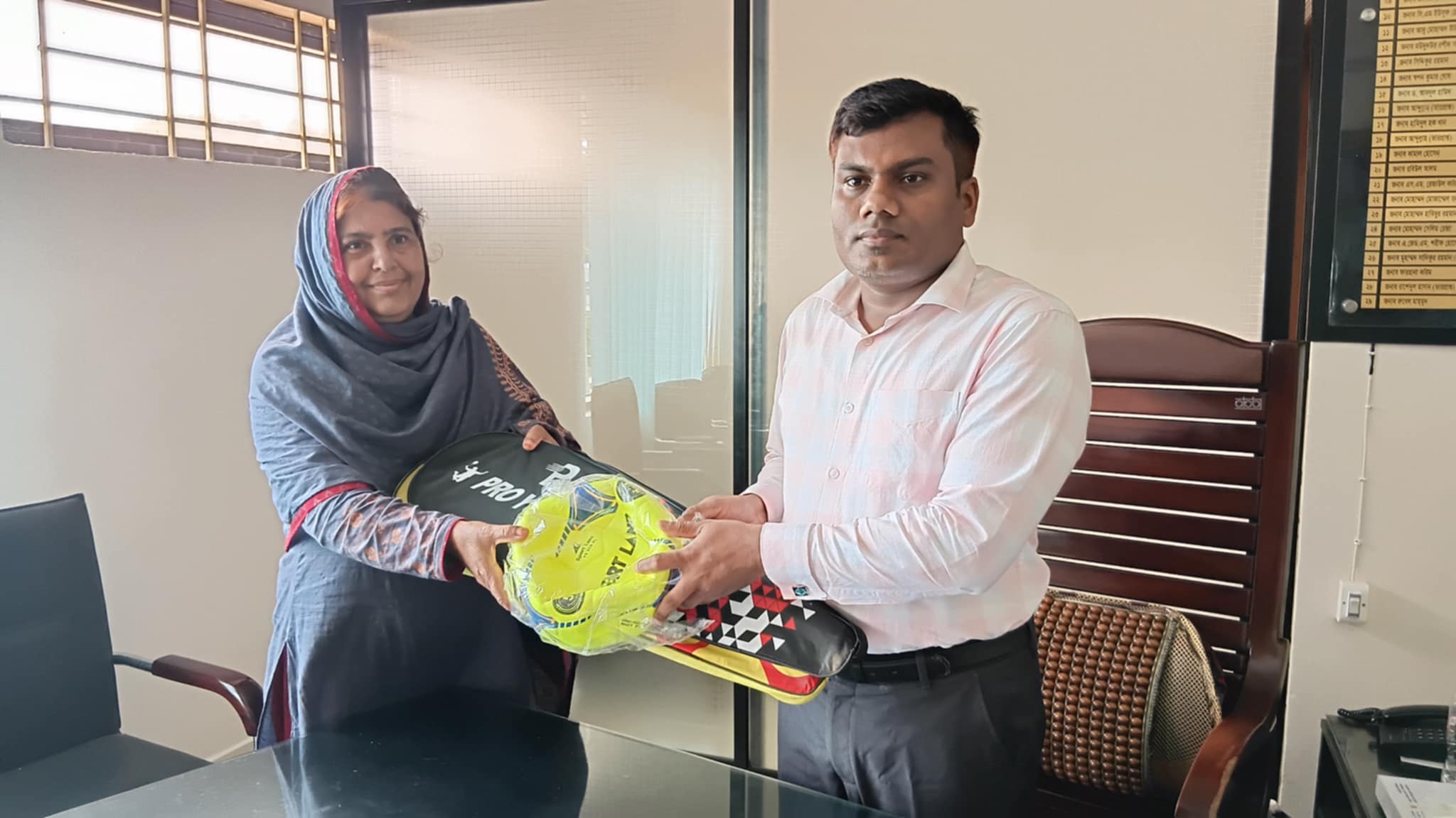 শেরপুরের ঝিনাইগাতীতে খেলাধুলার সামগ্রী বিতরণ