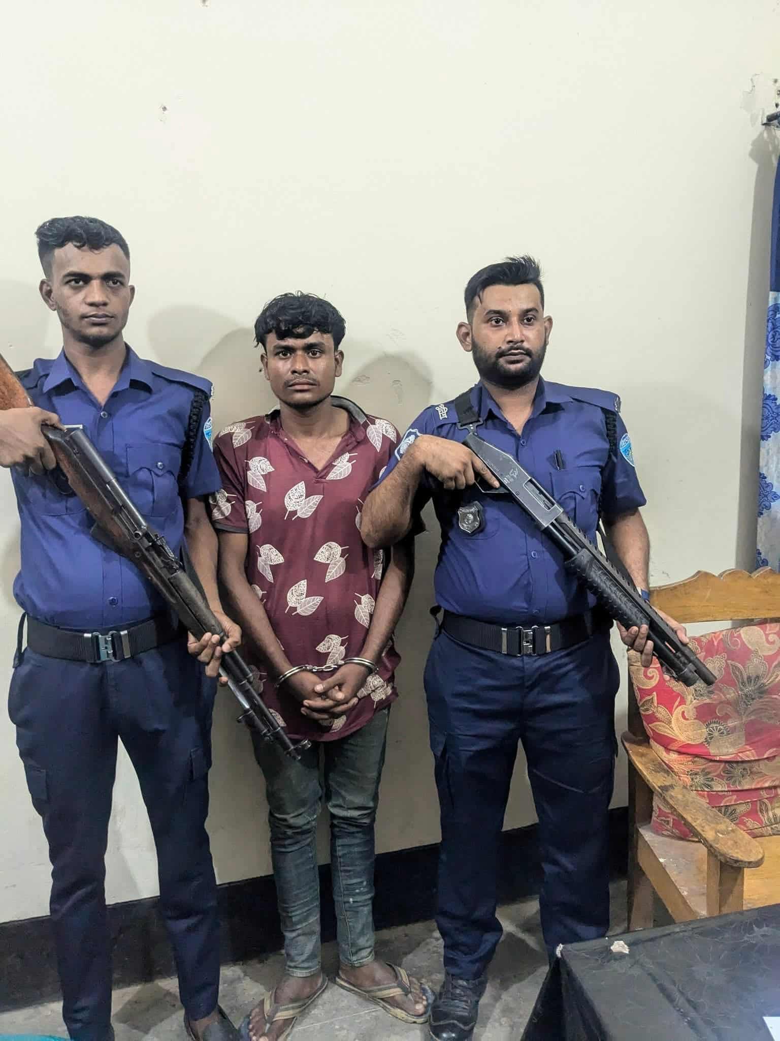 ১০ বছরের স্কুলছাত্রীকে ধর্ষণ: ৭ ঘন্টার ব্যবধানে পুলিশের জালে ধর্ষণকারী রাসেল বড়ুয়া