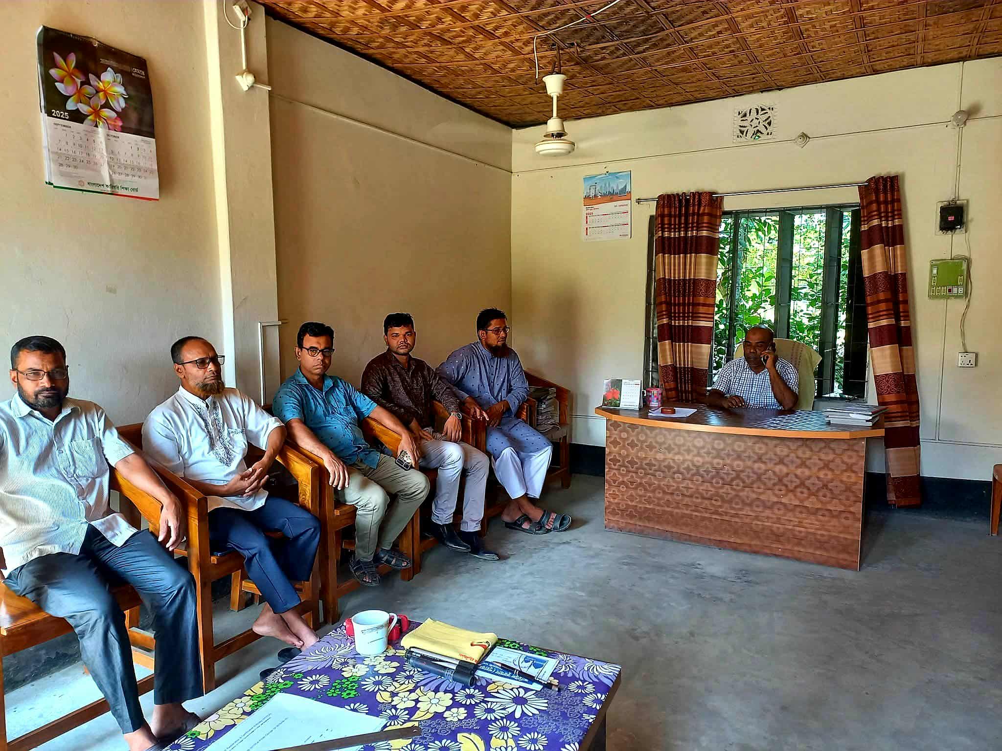 শতাংশ বাড়ি ভাড়া ও চিকিৎসা ভাতা বৃদ্ধির দাবিতে চর রাজিবপুর বিএম কলেজে শিক্ষকদের কর্মবিরতি