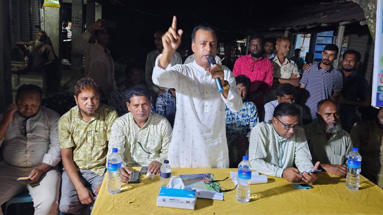 মান্দায় কেন্দ্রীয় বিএনপি নেতা এম এ মতীনের ব্যাপক গণসংযোগ