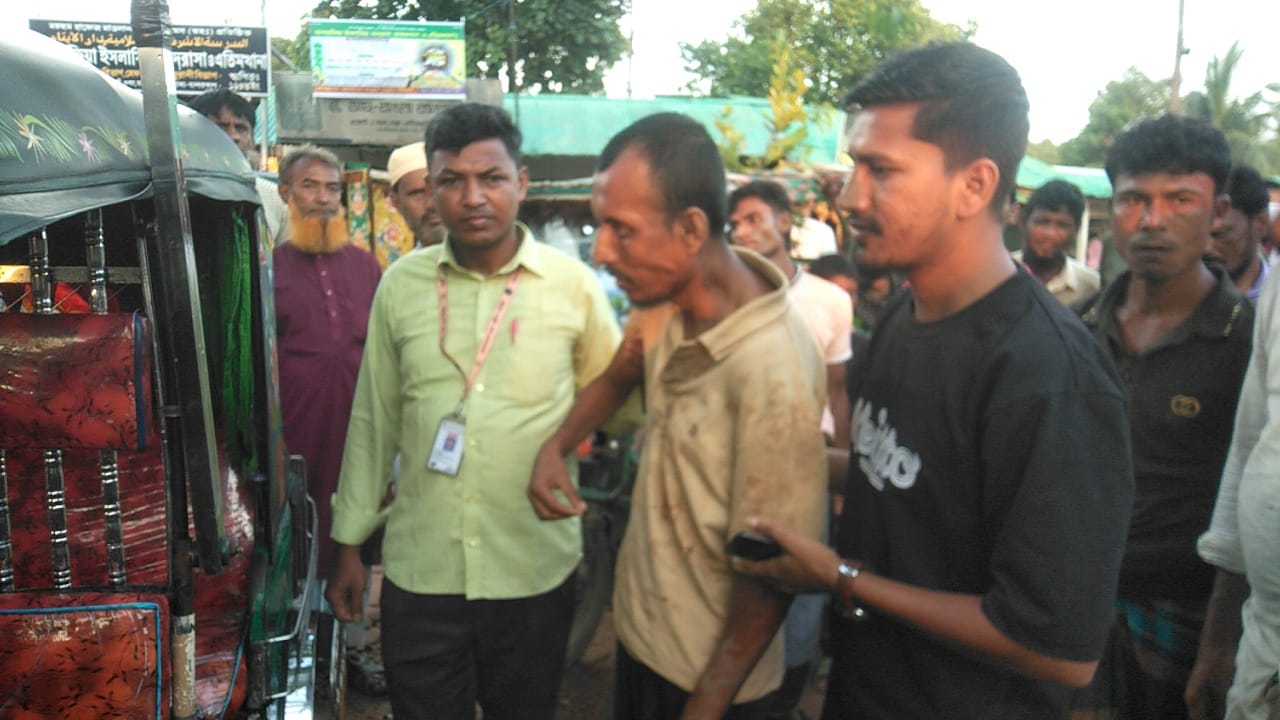 লামায় বন হাতির আক্রমণে আহত প্রতিবন্ধী ব্যক্তিকে চিকিৎসা সহায়তা এসিল্যান্ডের মানবিক উদ্যোগে কৃতজ্ঞ ফাঁসিয়াখালীবাসী