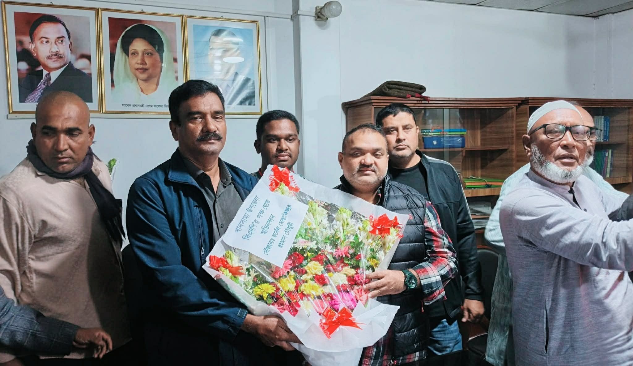 দিনাজপুরে জেলা বিএনপির সাধারণ সম্পাদক কচি’র সাথে সৌজন্য সাক্ষাৎ কর্নেল (অব:)মোস্তাফিজুর রহমান চৌধুরী