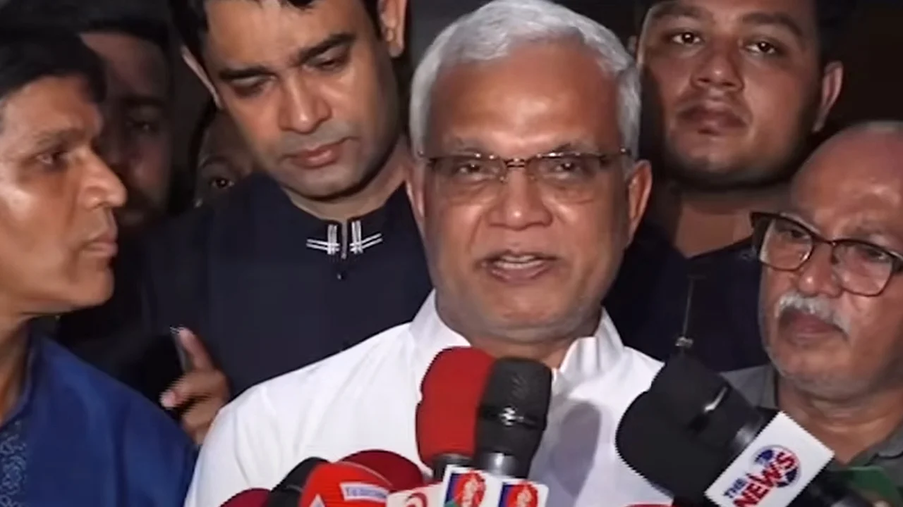 রাত সোয়া ৯টায় খালেদা জিয়ার সর্বশেষ যে আপডেট জানালেন ডা. জাহিদ