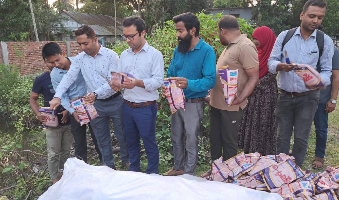 নড়াইলে ৭ লাখ টাকার নকল বীজ ধ্বংস, ব্যবসায়ীকে জরিমানা