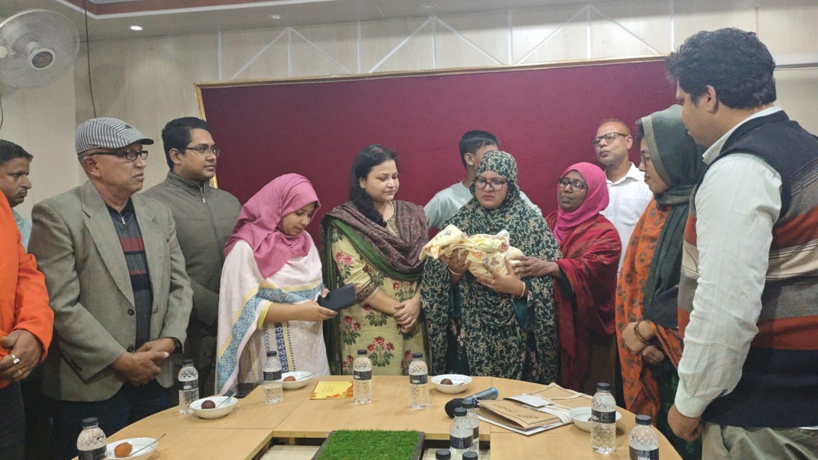 ১৮ দিনের অবুঝ প্রাণ ফাতেমা পেল নিরাপদ আশ্রয়