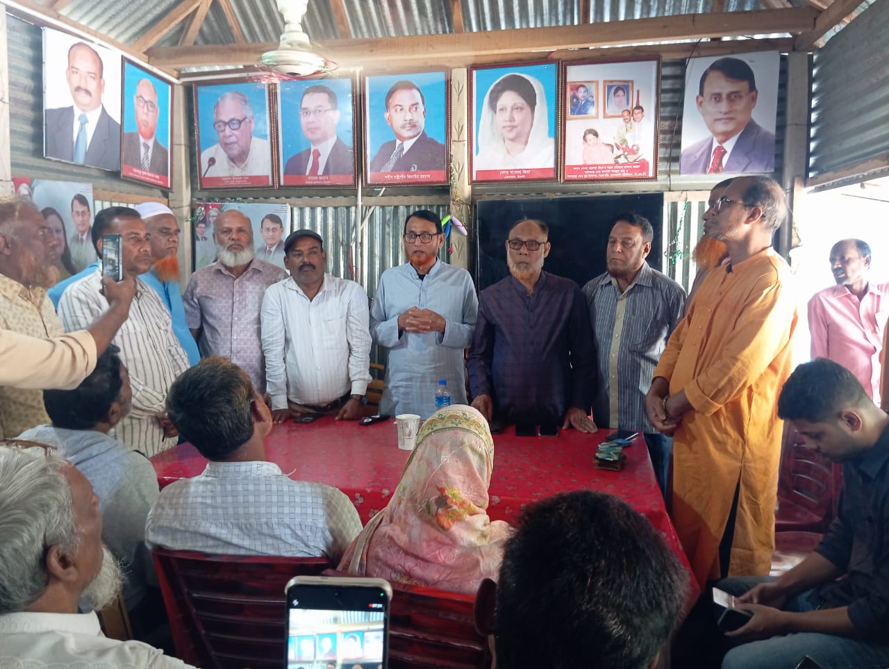 ইসলামপুরে শরিফুল ইসলাম খান (ফারহাদ)’র প্রচারণা পোস্টার ছেঁড়ার অভিযোগে বিএনপি নেতৃবৃন্দের সরেজমিন পরিদর্শন