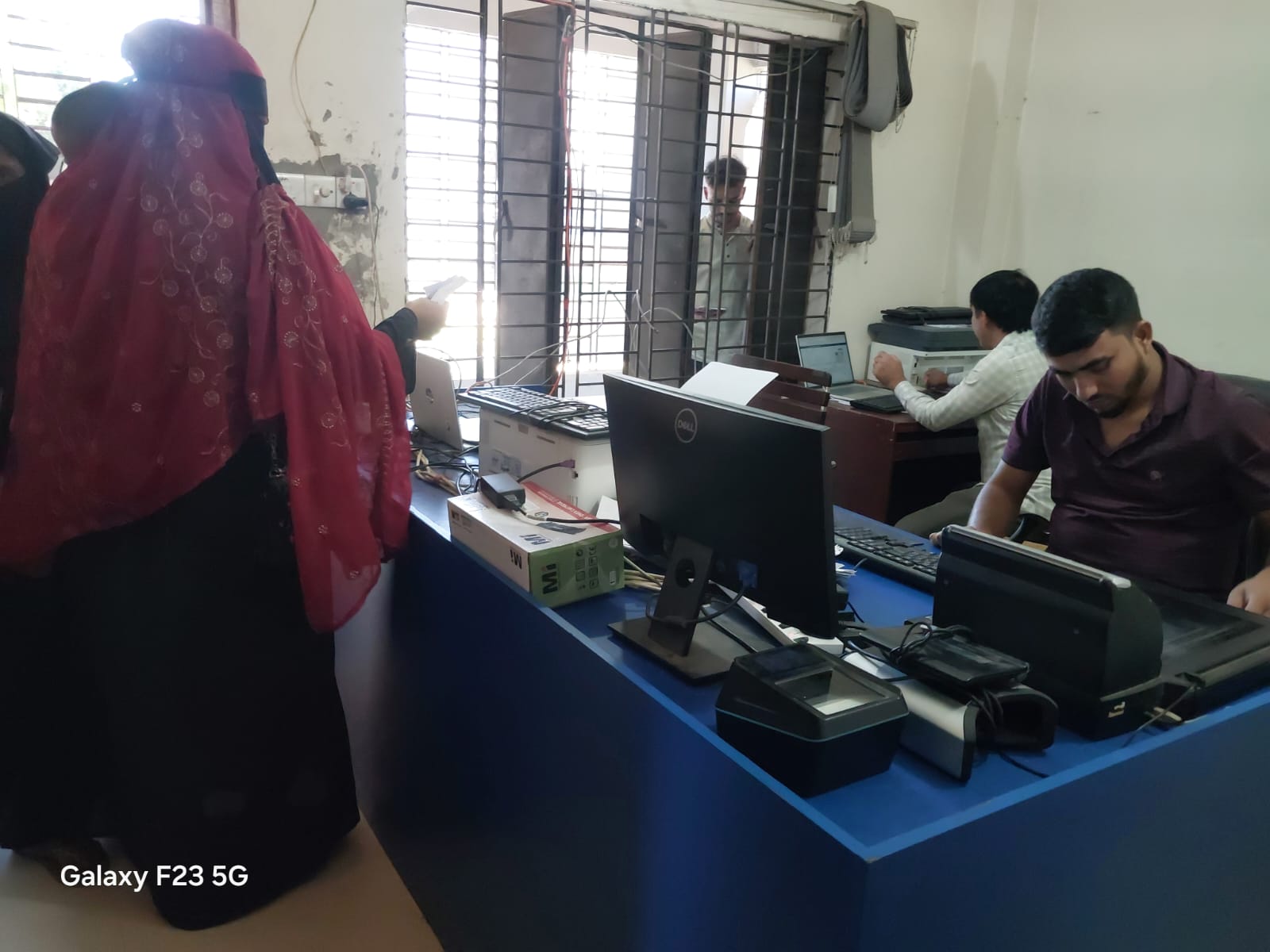 নরসিংদীর রায়পুরা নির্বাচন অফিসের কার্যক্রম নিয়ে সন্তুষ্ট ২৪ ইউনিয়নের মানুষ