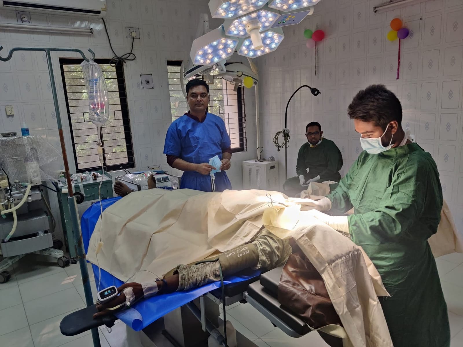 নবাবগঞ্জ উপজেলা স্বাস্থ্য কমপ্লেক্সে প্রথমবার অর্থোপেডিক অপারেশন সফলভাবে সম্পন্ন