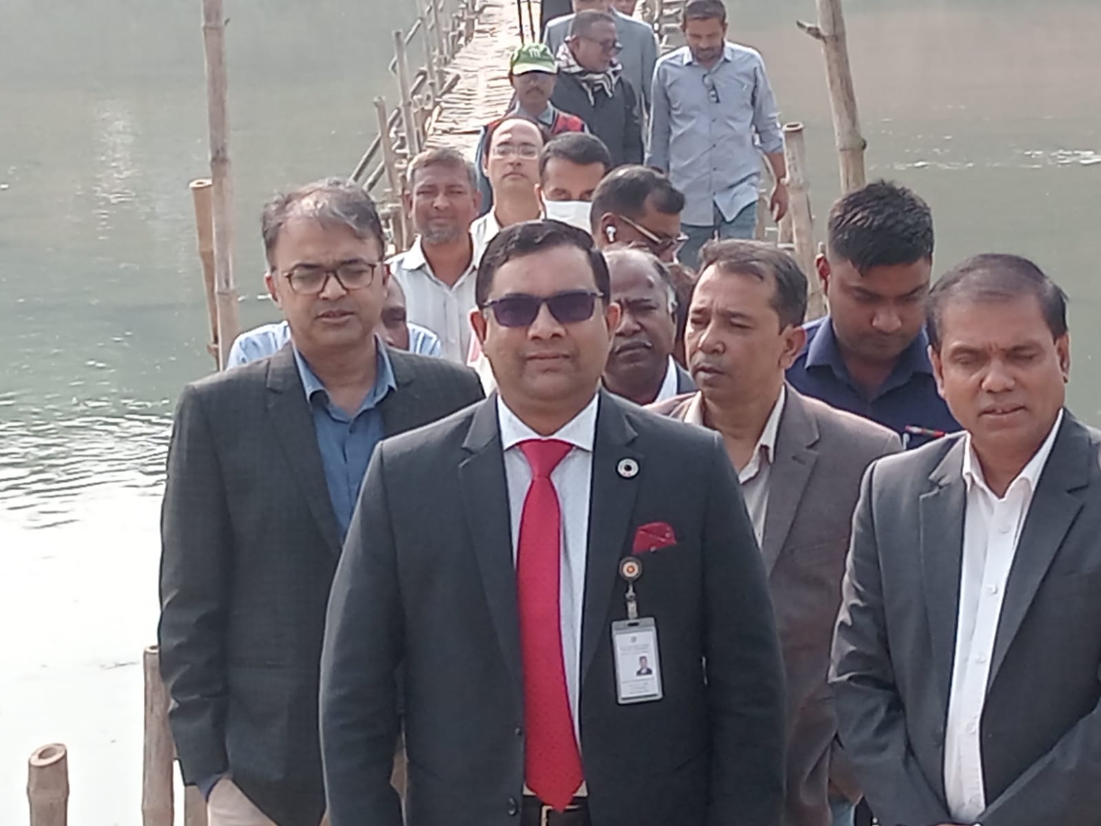 কাহারোলে ৩৩ কোটি টাকা ব্যয়ে দীর্ঘ প্রতীক্ষিত ১৫ গ্রামের স্বপ্নের সেতু নির্মাণে ভূমি অধিগ্রহণে পরিদর্শন করেন…. যুগ্ম সচিব আবুল খায়ের মোহাম্মদ হাফিজুল্লাহ্ খান