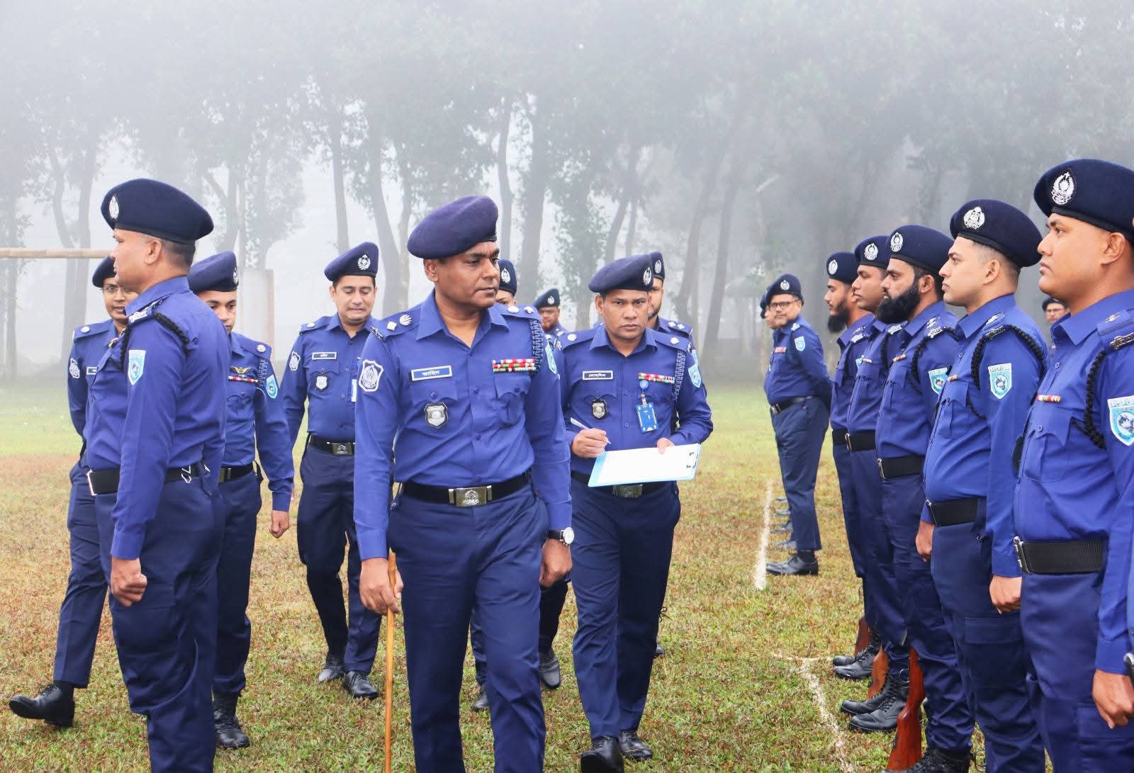 নীলফামারী জেলা পুলিশ লাইন্সে বর্ণাঢ্য মাস্টার প্যারেড অনুষ্ঠিত