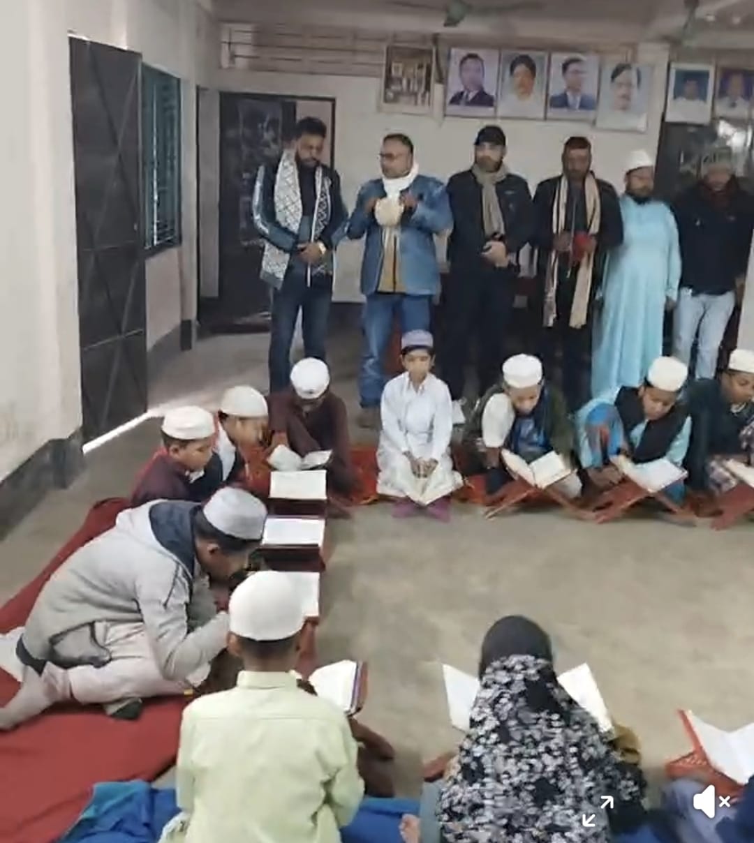 নড়াইলে খালেদা জিয়ার মৃত্যুতে কোরআন খতম ও দোয়া