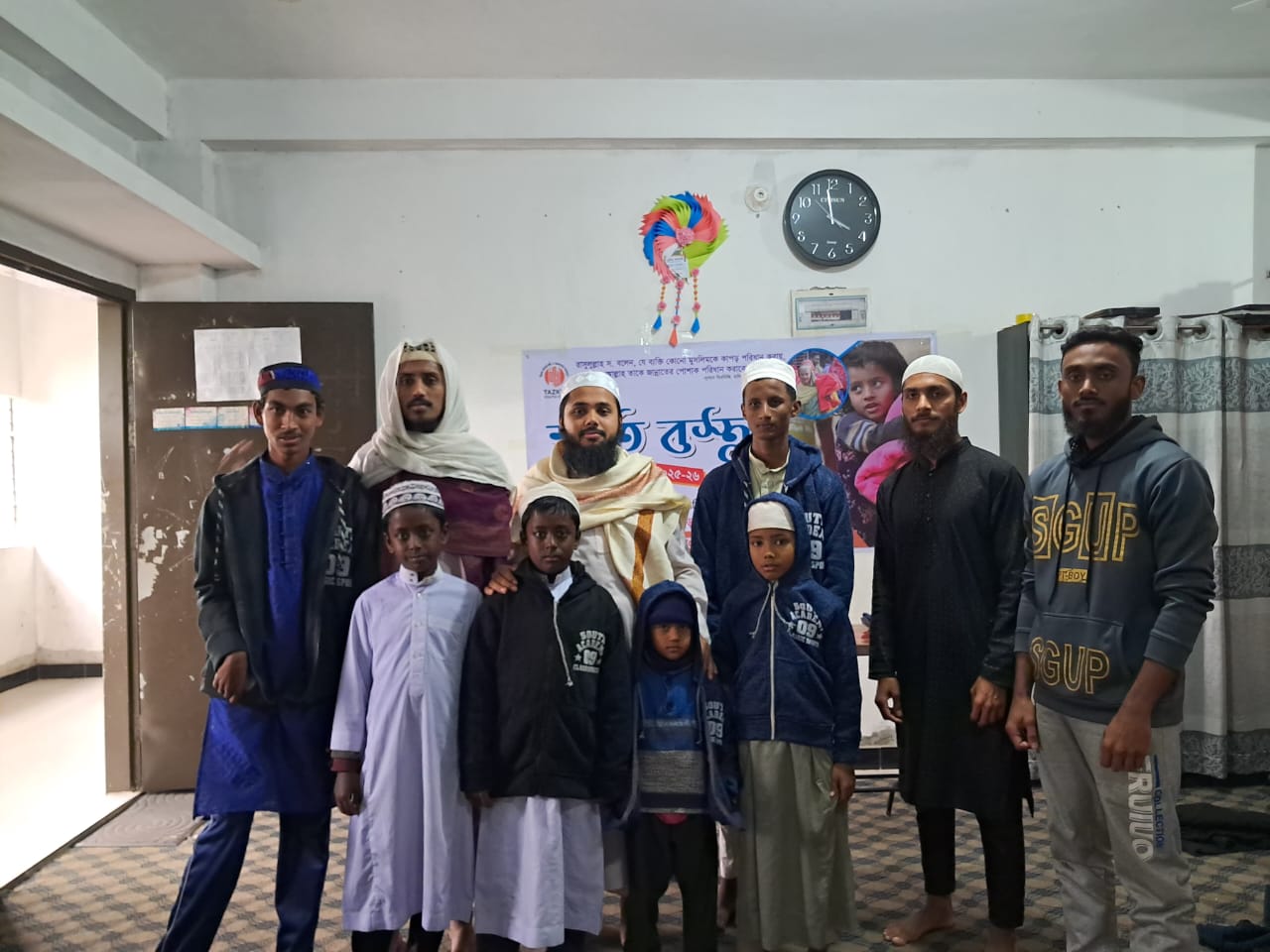 “তাজকিয়া ইউথ ক্লাব” সামাজিক সংগঠনের উদ্যোগে শীতার্তদের মাঝে শীতবস্ত্র বিতরণ।