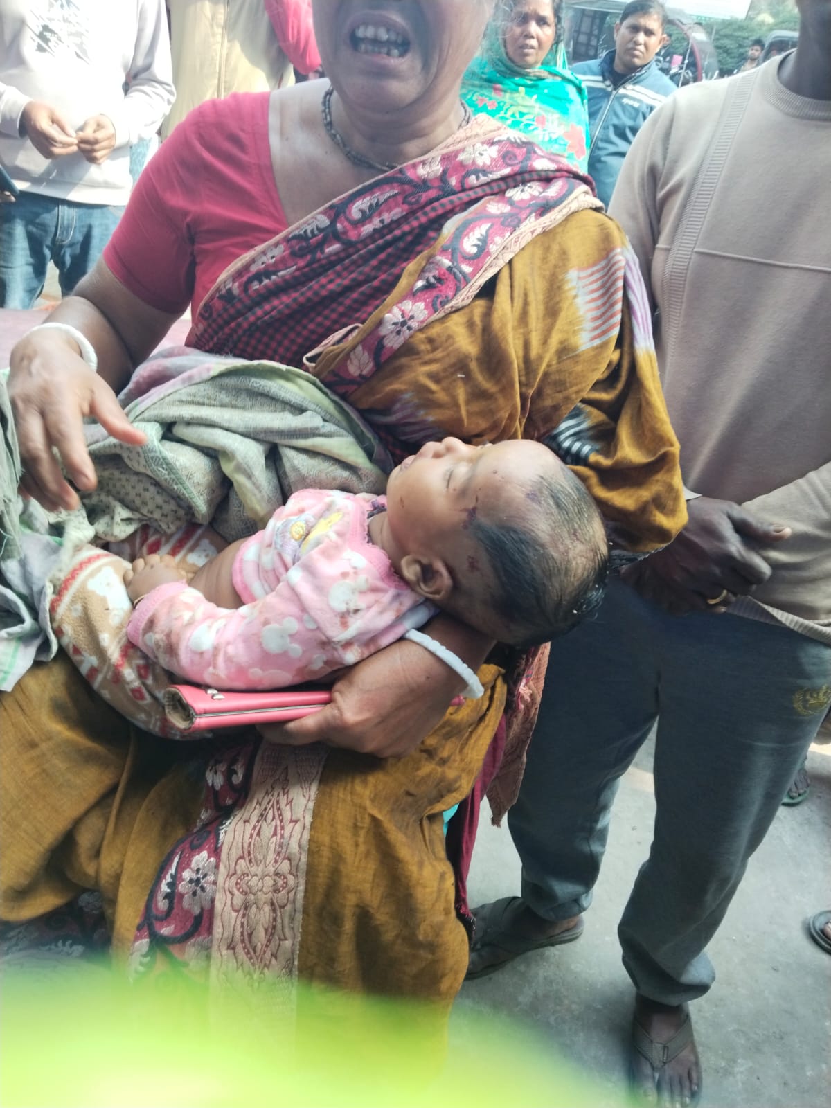 গোপালগঞ্জের টুঙ্গিপাড়ায় মাহেন্দ্র ও ইজিবাইকের মুখোমুখি সংঘর্ষ, আহত ৪, নিহত -১