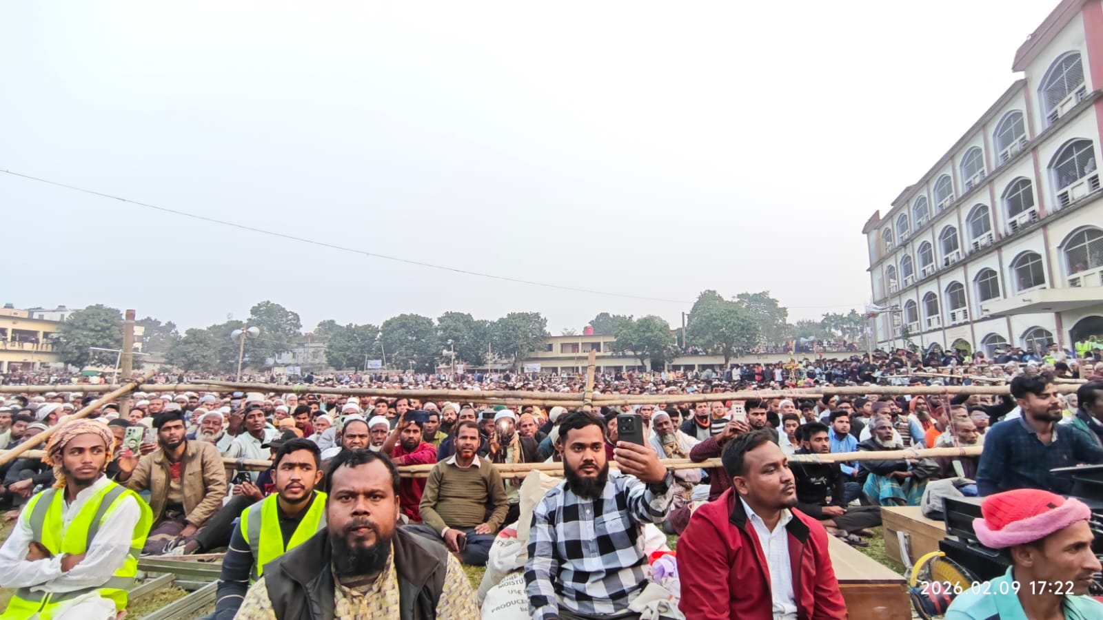 নবাবগঞ্জে জামায়াতের নির্বাচনী জনসভা ও ২৬ দফা ইশতেহার ঘোষণা, দাঁড়িপাল্লায় ভোট চাইলেন আনোয়ারুল ইসলাম