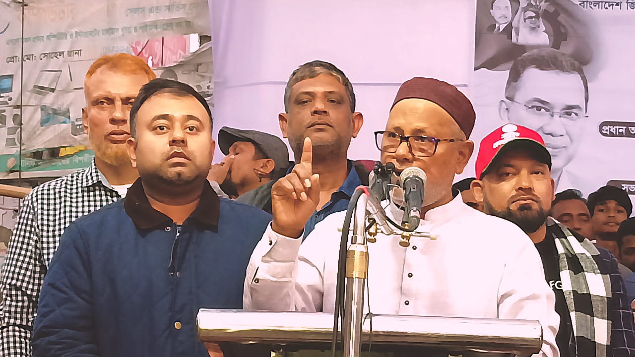 বীরগঞ্জে উপজেলা ও পৌর বিএনপির বিশাল নির্বাচনী জনসভা অনুষ্ঠিত