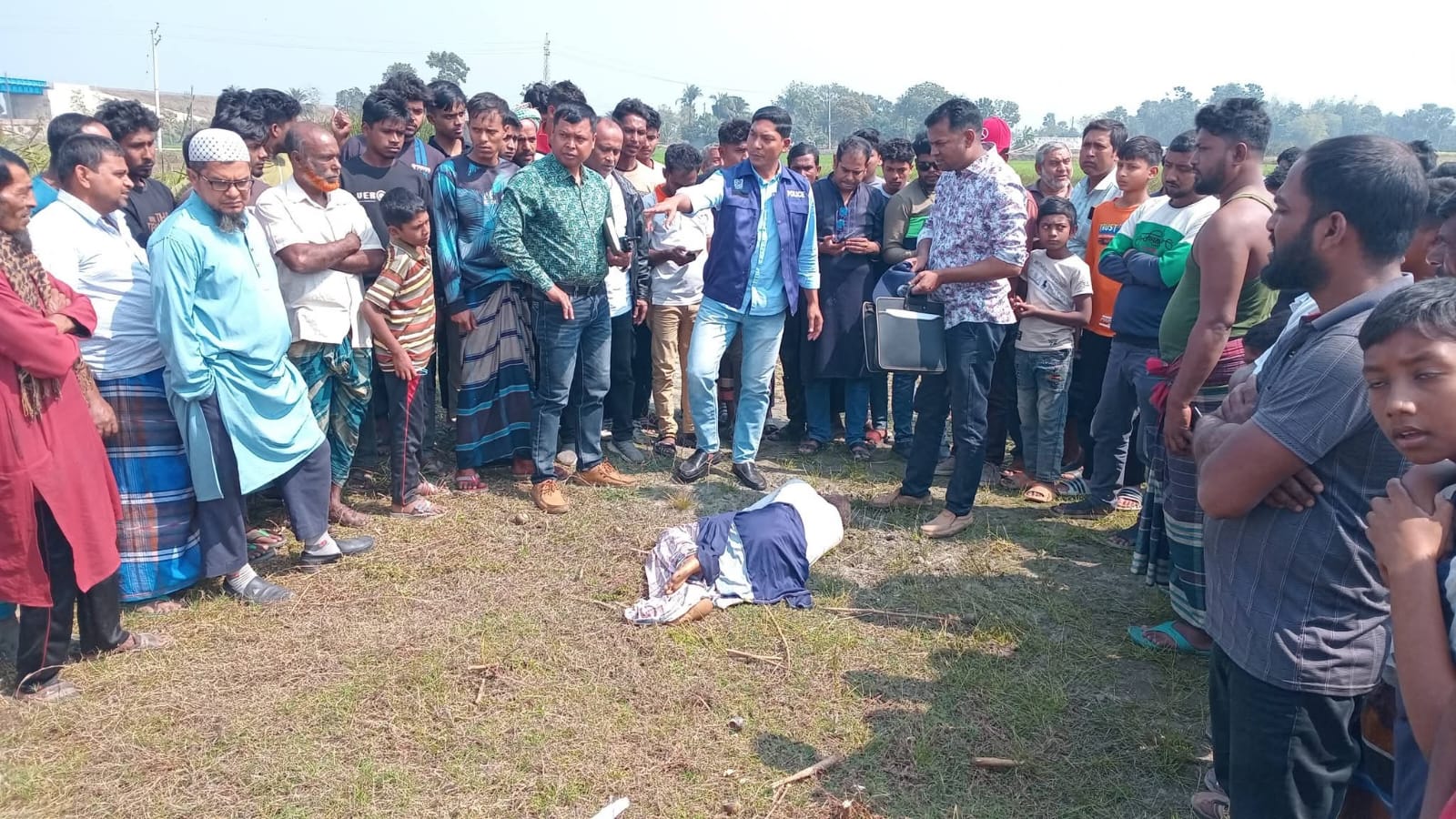 নড়াইলে রেল ব্রিজসংলগ্ন বিল থেকে ব্যক্তির মরদেহ উদ্ধার