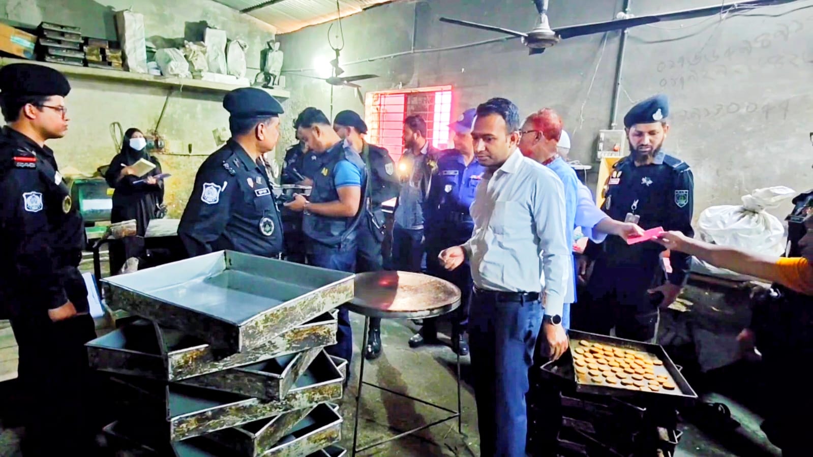 জয়পুরহাটে ৩ টি কারখানায় জরিমানা করেছে ভোক্তা অধিকার সংরক্ষণ অধিদপ্তর।