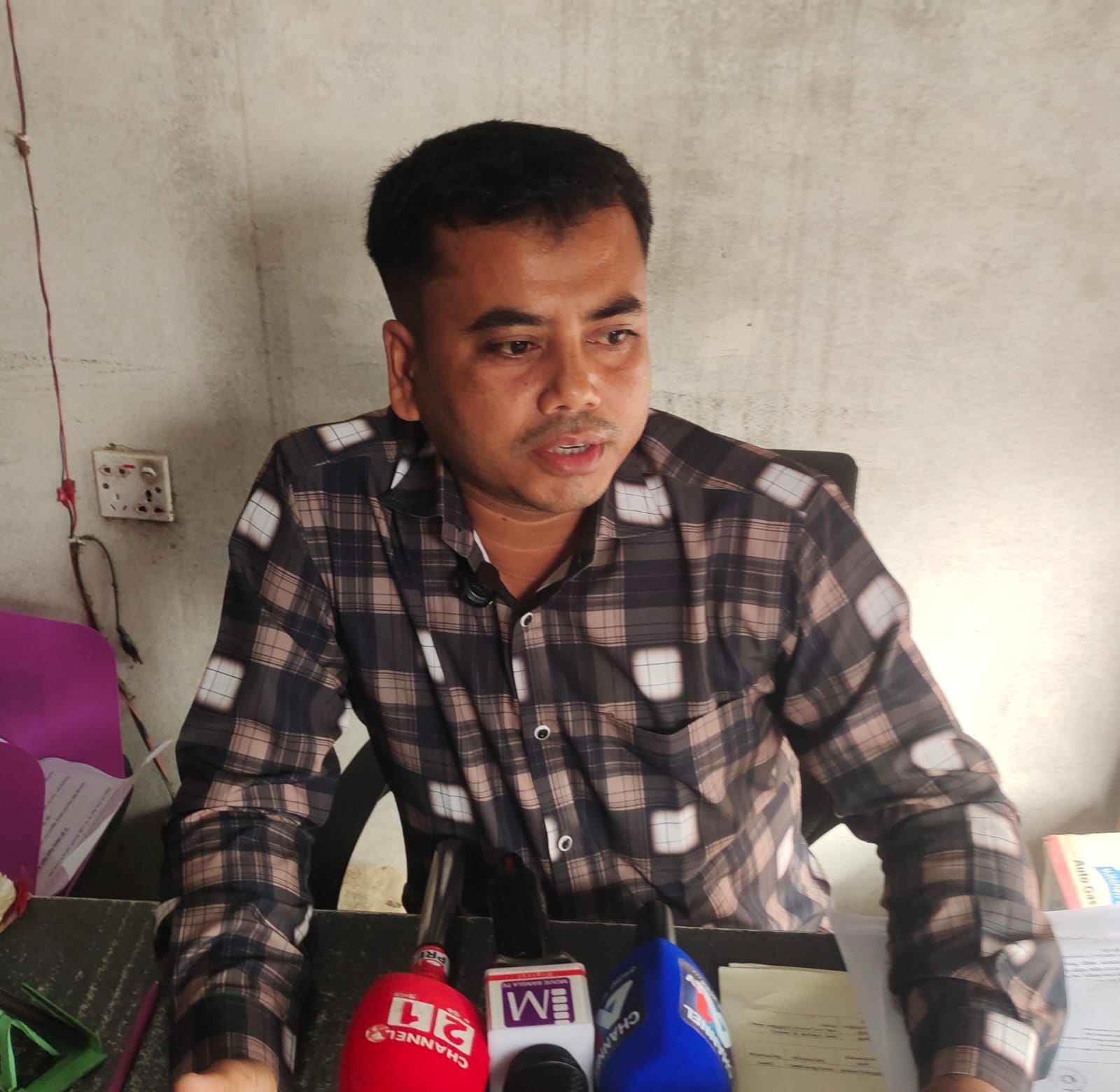 বাকচান্দা বাজারে জমি লেনদেনকে ঘিরে সংঘবদ্ধ চাঁদাবাজির অভিযোগ, নিরাপত্তাহীনতায় ভুগছেন ক্রেতা-বিক্রেতা