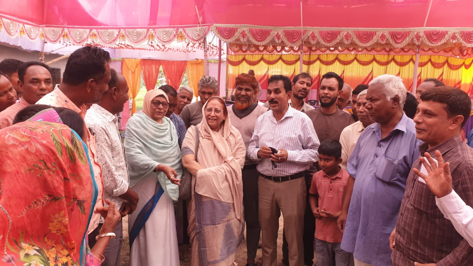 ঠাকুরগাঁওয়ে রুহিয়ায় বিভিন্ন মন্দির পরিদর্শন করলেন মির্জা ফখরুলের সহধর্মিনী