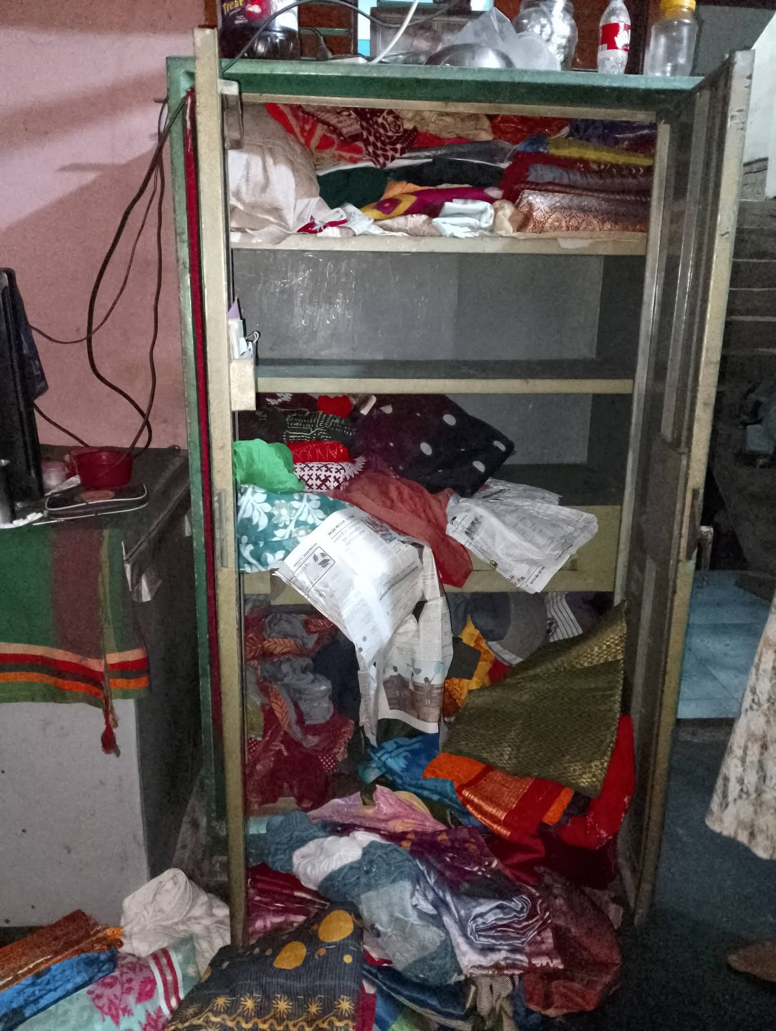 শৈলকুপায় দুর্ধর্ষ চুরি: ১০ লক্ষ টাকা ও স্বর্ণালংকার লুট, পুলিশের ভূমিকা প্রশ্নবিদ্ধ