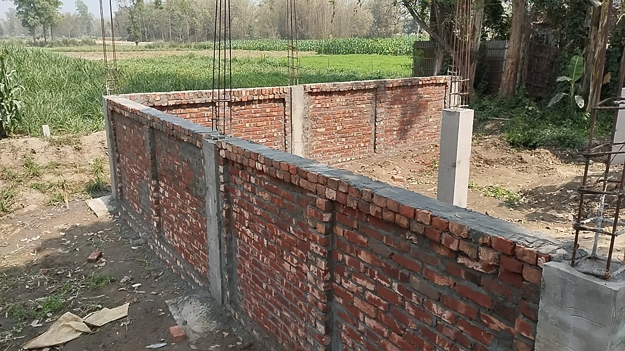 ঠাকুরগাঁও পীরগঞ্জে সরকারি রেকর্ড ভুক্ত রাস্তা দখল করে বাড়ি নির্মাণের অভিযোগ